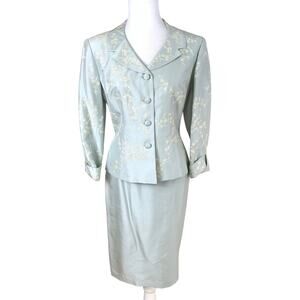 Vintage Size 8 100% Silk Skirt Suit w/ Blazer Jacket Set Ice Blue Embroidered
